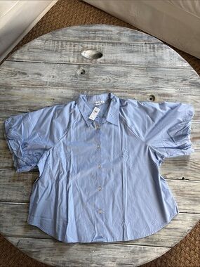 NWT, GAP 100% cotton poplin button up shirt with blouson short sleeves, size XL